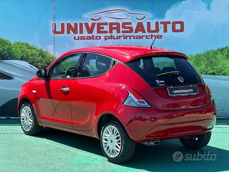 Usata Lancia Ypsilon Gold 80 CV (58 kW) 2017 Rosso Utilitaria