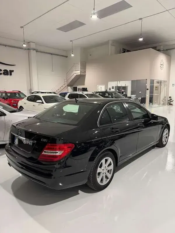 Usata Mercedes C220 Avantgarde 170 CV (125 kW) 2012 Nero Berlina