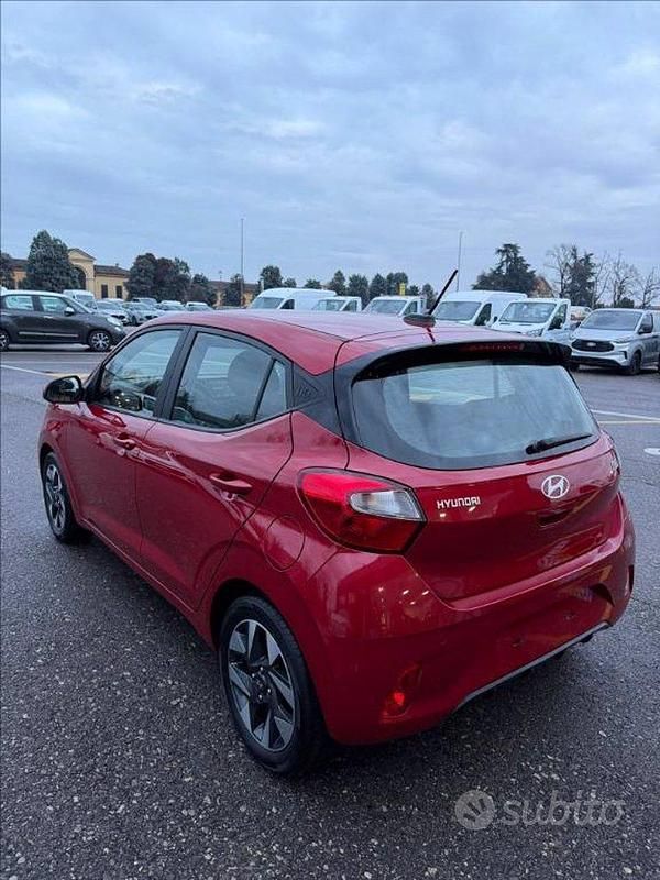 Usata Hyundai i10 Prime 63 CV (46 kW) 2023 Rosso Utilitaria