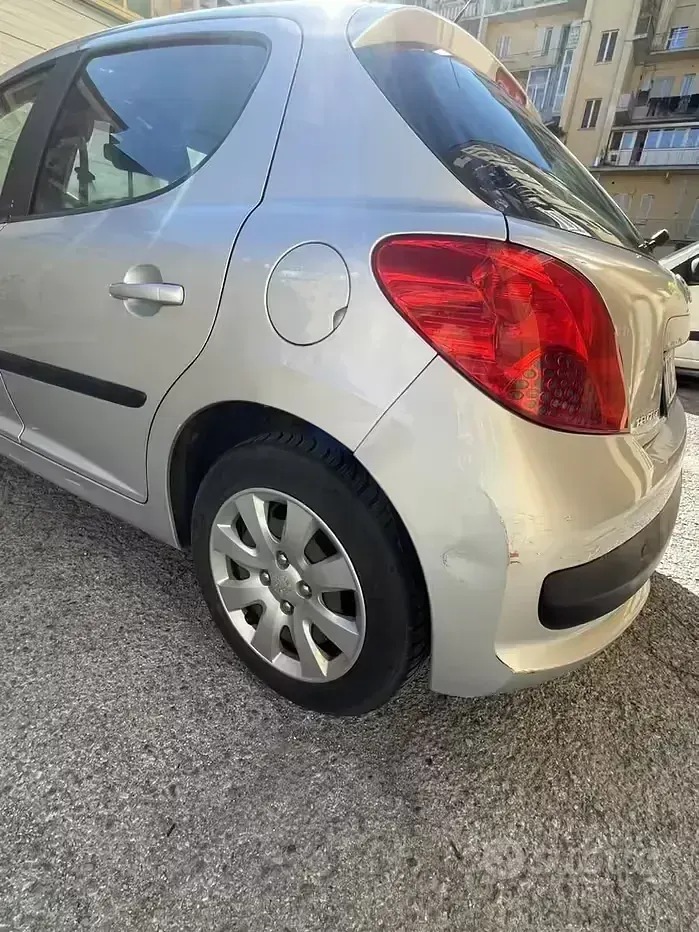 Usata Peugeot 207 68 CV (50 kW) 2006 Grigio Berlina