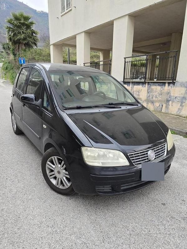 Usata Fiat Idea 95 CV (69 kW) 2011 Monovolume