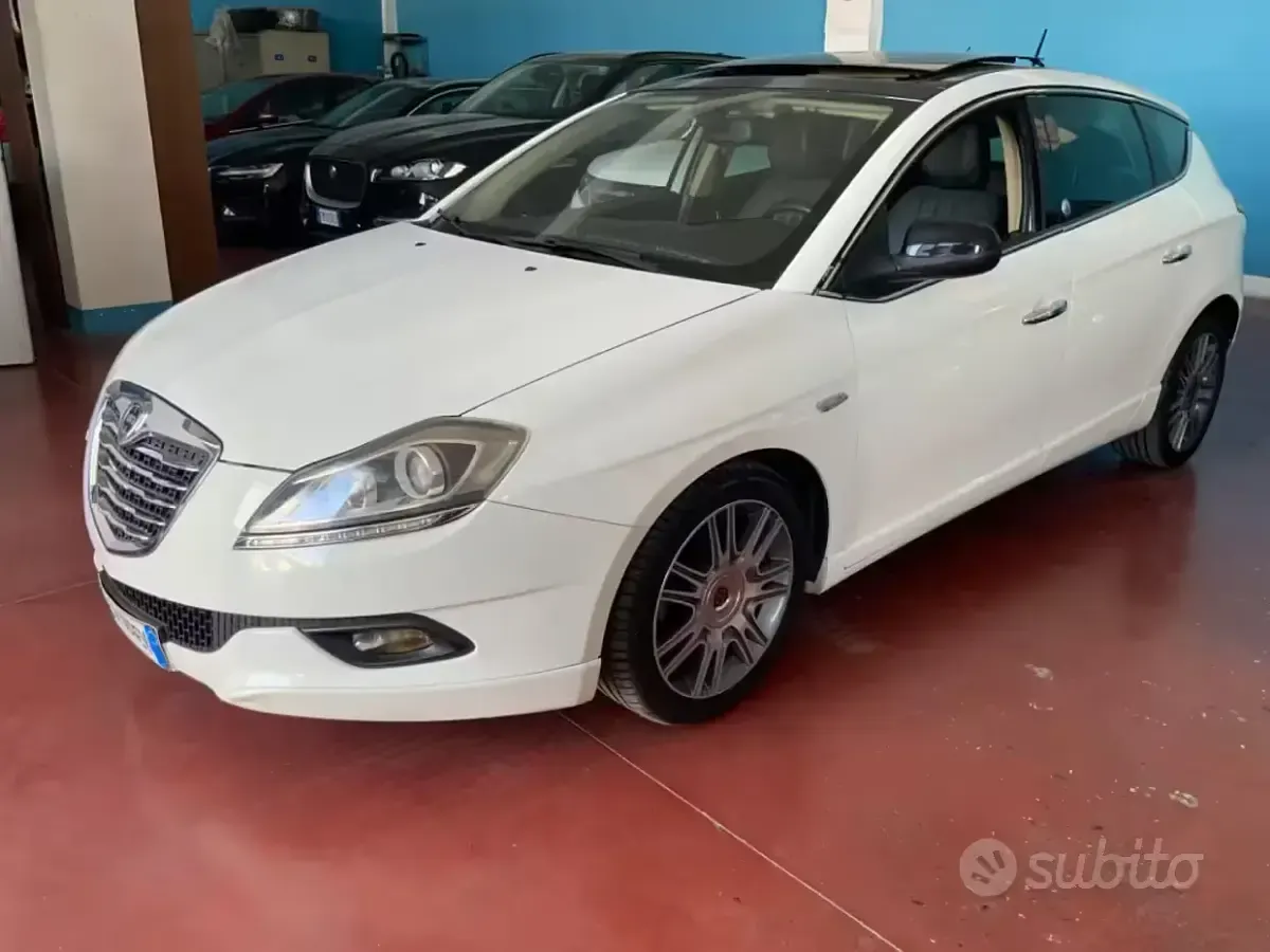 Usata Lancia Delta 120 CV (88 kW) 2014 Bianco Utilitaria