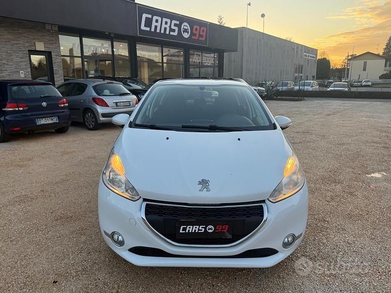 Usata Peugeot 208 Allure 82 CV (60 kW) 2013 Bianco Utilitaria