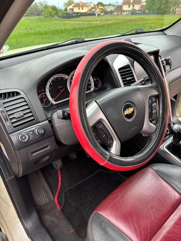 Usata Chevrolet Captiva 126 CV (92 kW) 2011 Bianco SUV