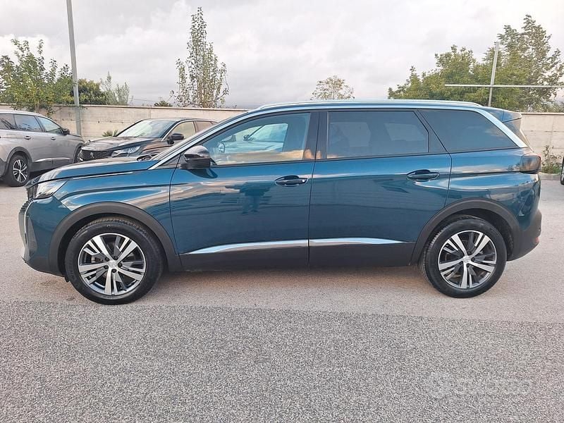 Usata Peugeot 5008 Allure 130 CV (95 kW) 2023 Blu SUV