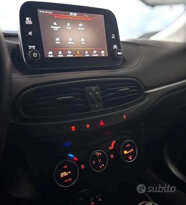 Usata Fiat Tipo 120 CV (88 kW) 2020 Nero Station wagon