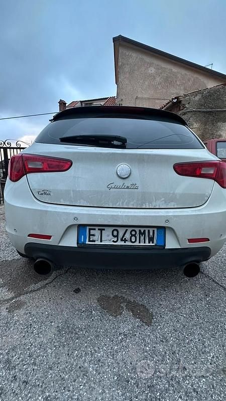 Usata Alfa Romeo Giulietta Distinctive 150 CV (110 kW) 2013 Bianco Utilitaria
