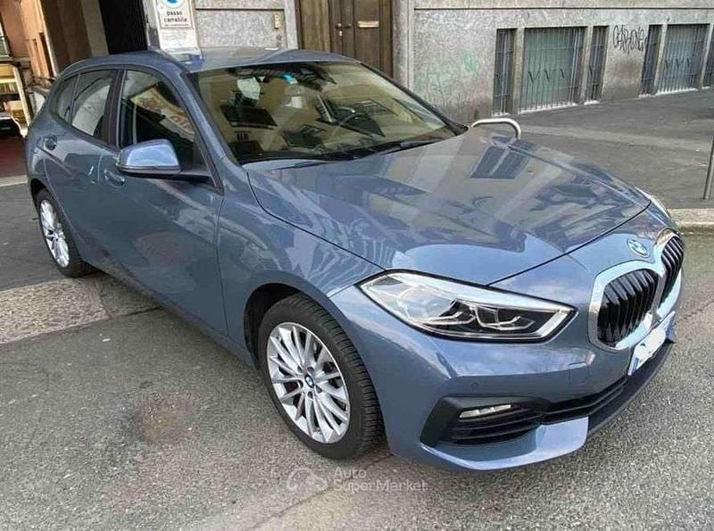 Usata BMW 116 Sport Line 109 CV (80 kW) 2021 Gray Utilitaria