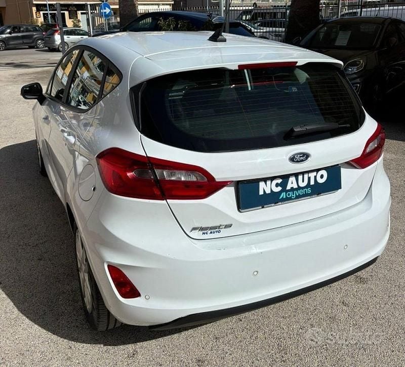 Begagnad Ford Fiesta 2020 Vit Halvkombi