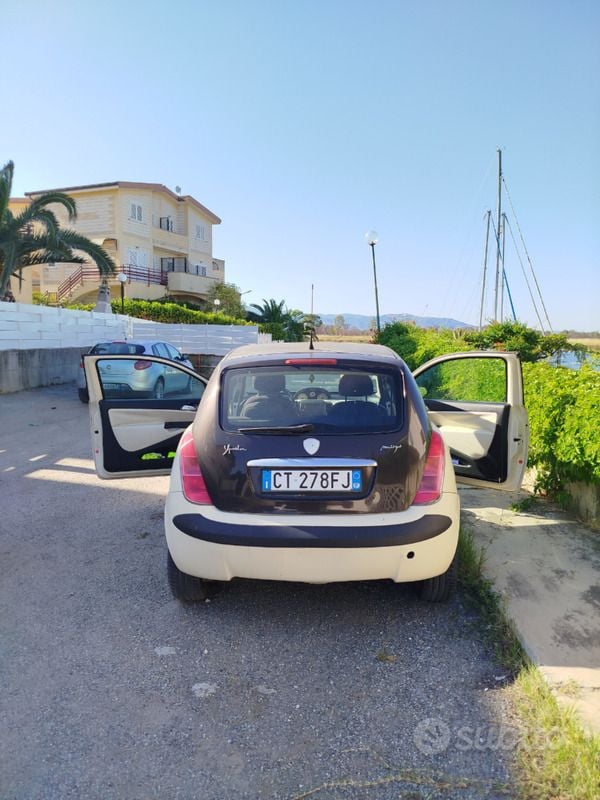 Usata Lancia Ypsilon 70 CV (51 kW) 2006 Utilitaria