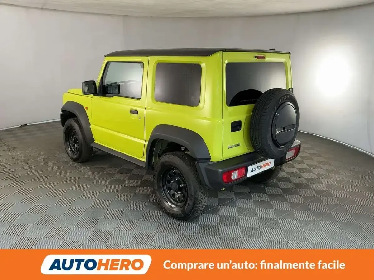 Usata Suzuki Jimny 102 CV (75 kW) 2022 Verde SUV
