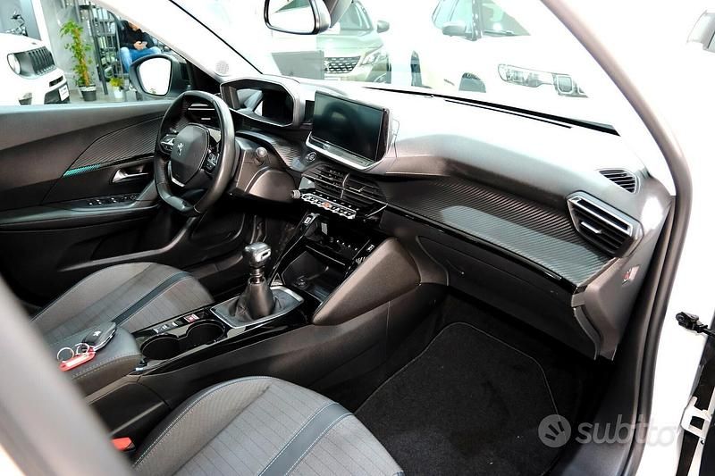 Usata Peugeot 2008 Allure 110 CV (80 kW) 2022 Bianco SUV