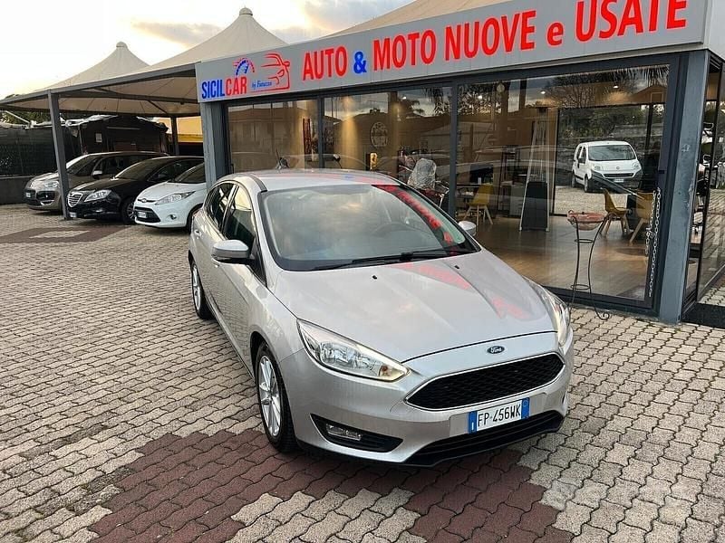 Usata Ford Focus Titanium 120 CV (88 kW) 2019 Grigio Berlina