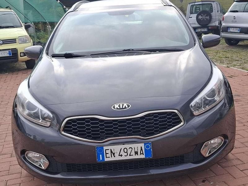 Usata Kia Ceed Sportswagon Platinum 128 CV (94 kW) 2012 Grigio Station wagon