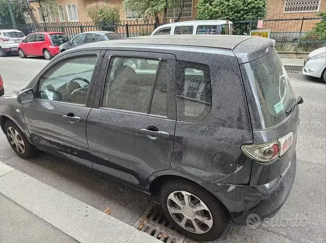 Usata Mazda 2 75 CV (55 kW) 2006 Nero Utilitaria