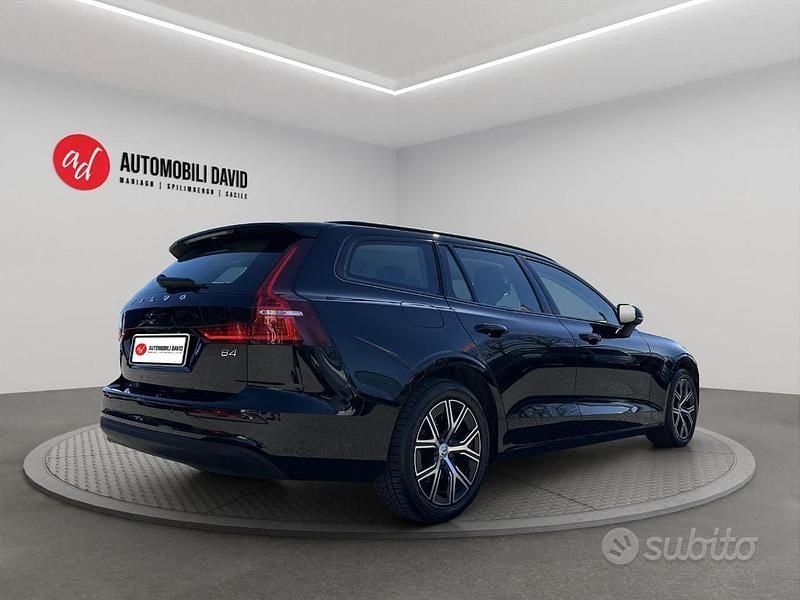 Usata Volvo V60 197 CV (144 kW) 2023 Nero Station wagon