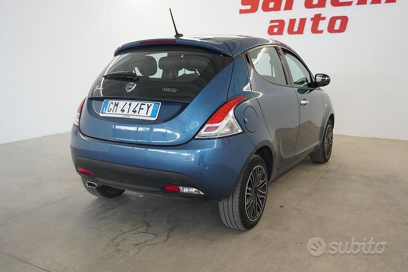 Usata Lancia Ypsilon Gold 69 CV (50 kW) 2023 Blu Utilitaria