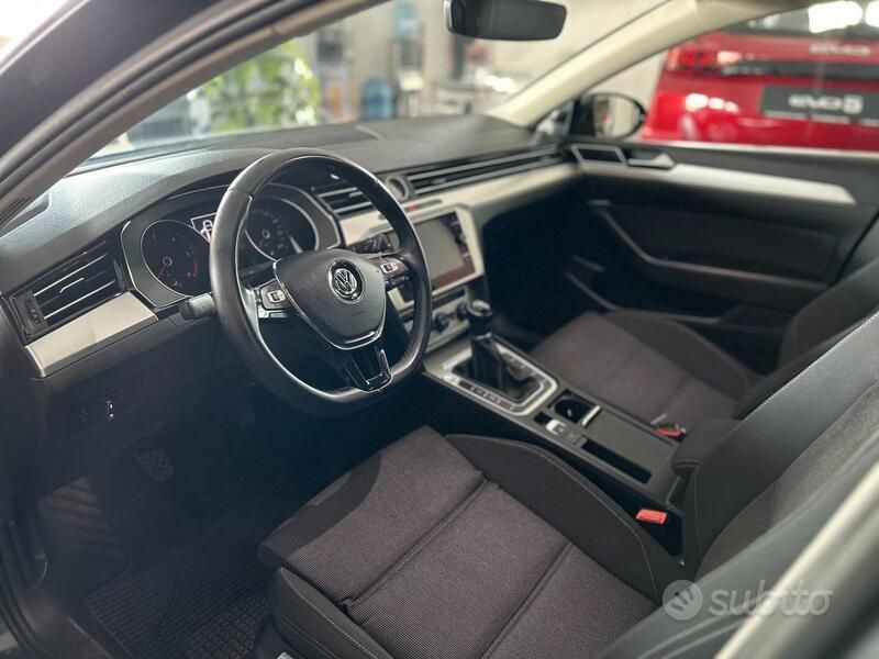 Usata VW Passat Business 240 CV (176 kW) 2017 Nero Station wagon