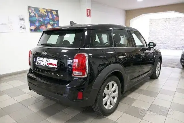 Usata Mini One Countryman Business 102 CV (75 kW) 2019 Nero SUV