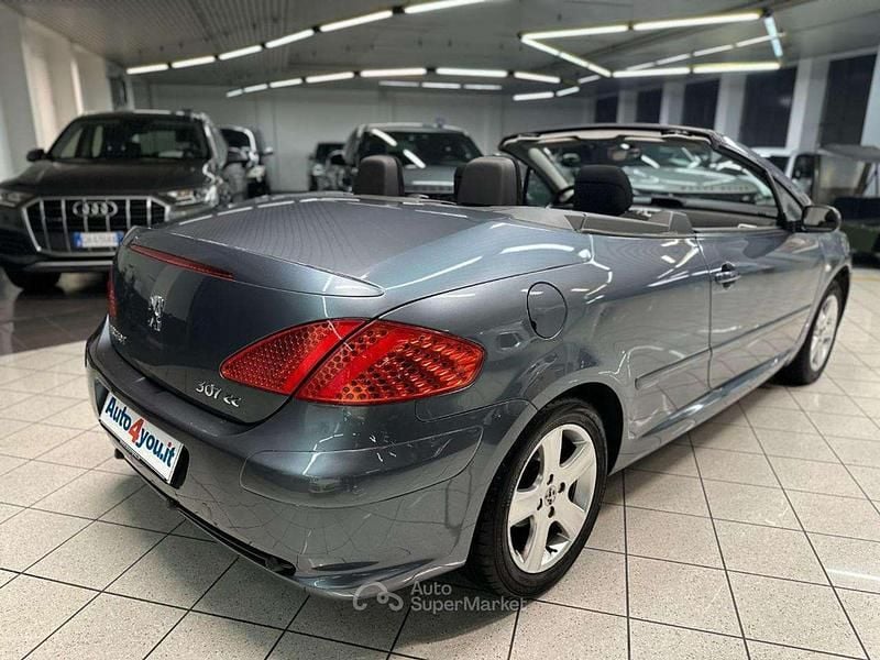Usata Peugeot 307 CC 109 CV (80 kW) 2005 Grigio Cabrio