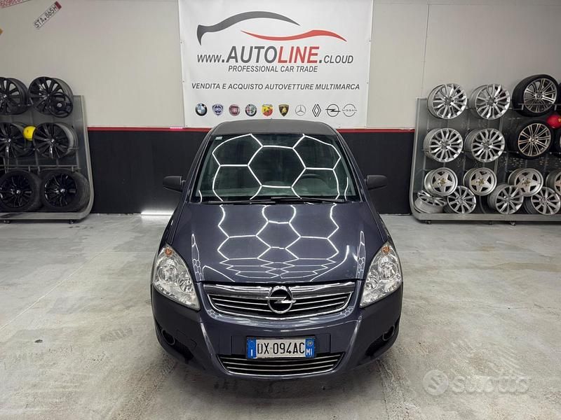 Usata Opel Zafira 150 CV (110 kW) 2009 Grigio Monovolume