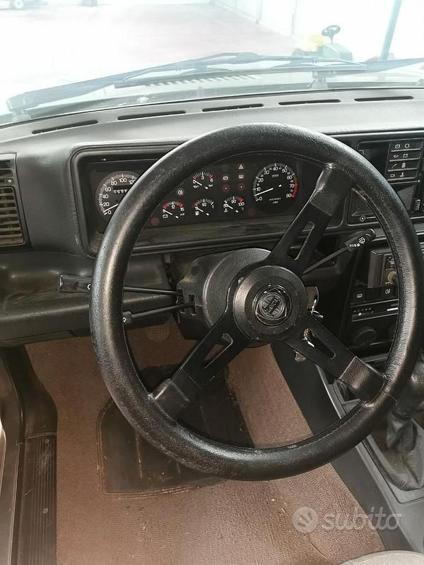 Usata Lancia Delta 109 CV (80 kW) 1989 Grigio Utilitaria