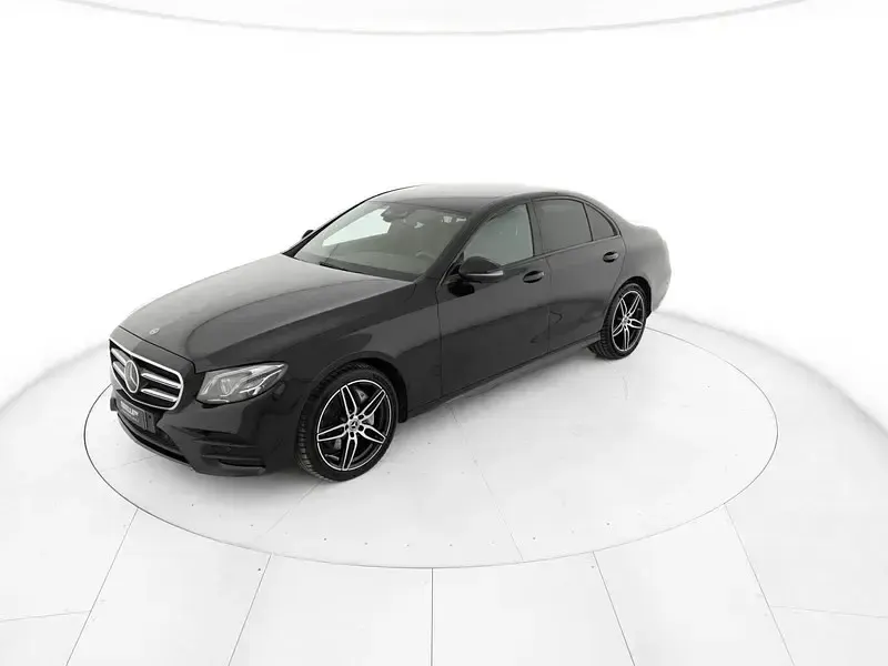 Usata Mercedes E220 Premium 194 CV (142 kW) 2021 Nero Berlina