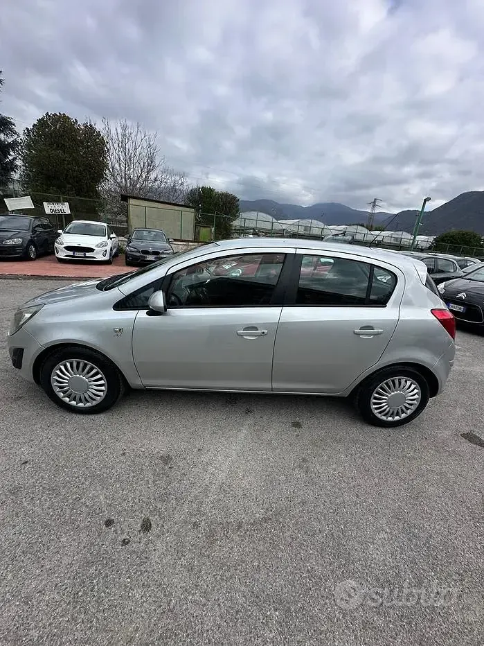 Usata Opel Corsa Edition 85 CV (62 kW) 2014 Grigio Utilitaria