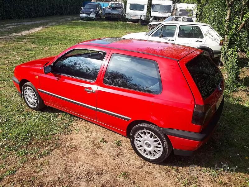 Usata VW Golf III 75 CV (55 kW) 1992 Rosso Utilitaria