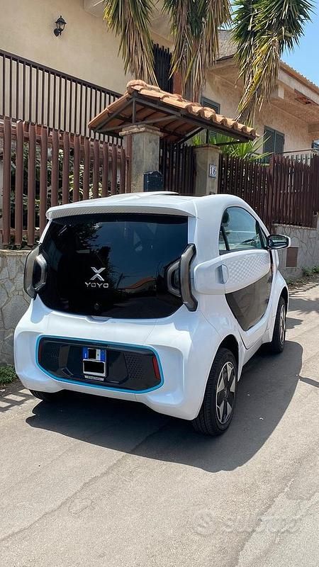 Usata XEV Yoyo 125 kW (170 CV) 2022 Bianco Utilitaria
