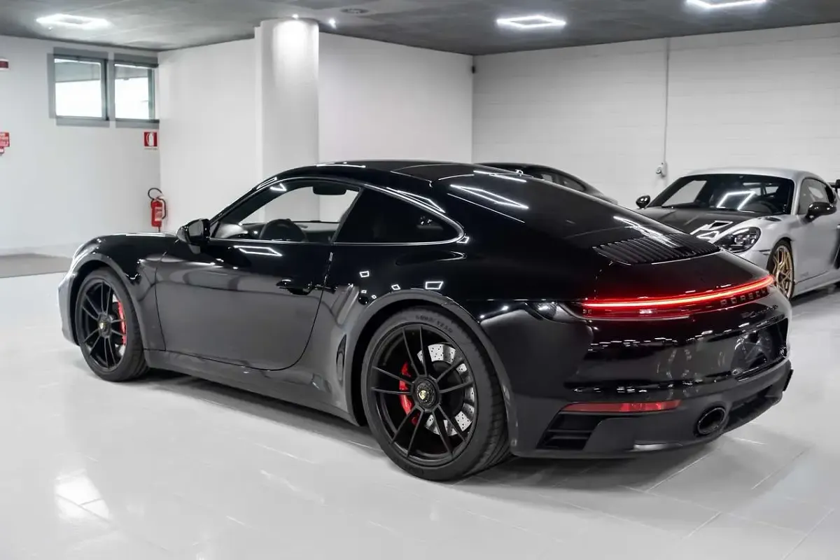 Usata Porsche 911 Carrera GTS 480 CV (353 kW) 2022 Nero jet Coupé