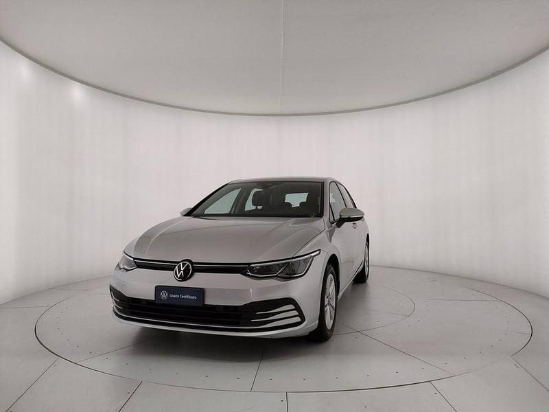 Usata VW Golf VIII Life 110 CV (80 kW) 2022 Argento metallizzato Berlina
