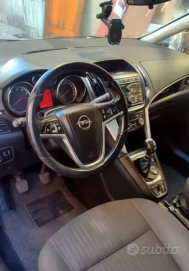 Usata Opel Zafira 101 CV (74 kW) 2012 Bianco Monovolume