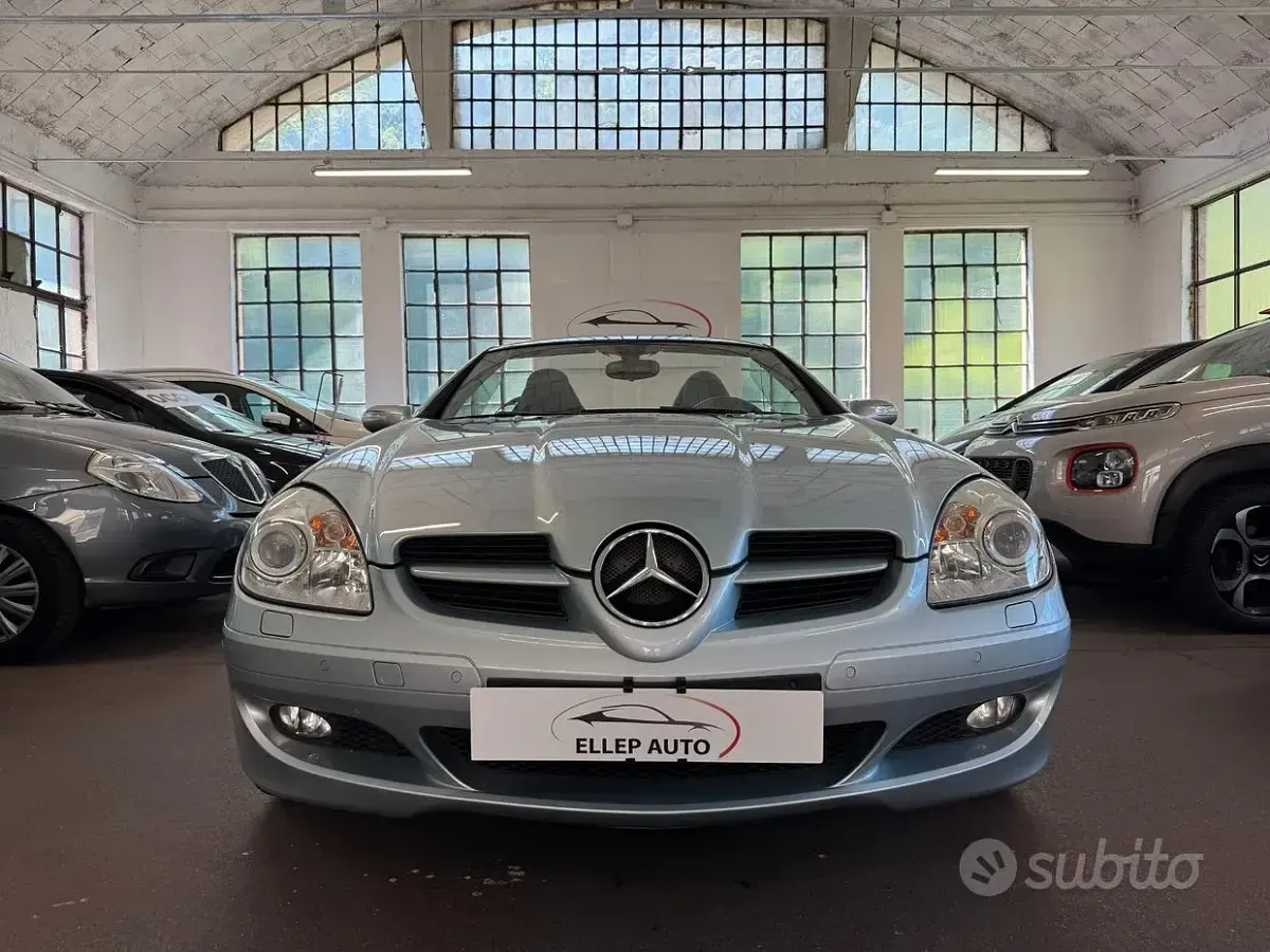 Usata Mercedes SLK350 272 CV (200 kW) 2005 Argento Cabrio