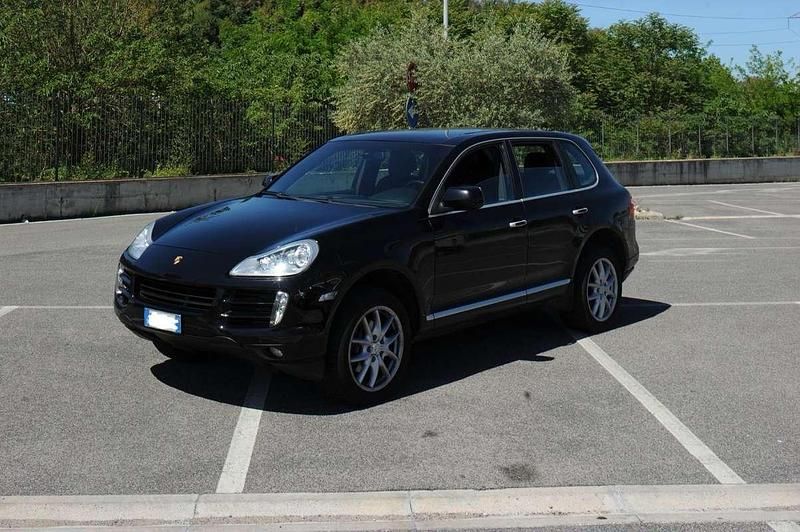 Usata 2008 Porsche Cayenne SUV | 12.500 € (Buon prezzo) - Immagine 1/4