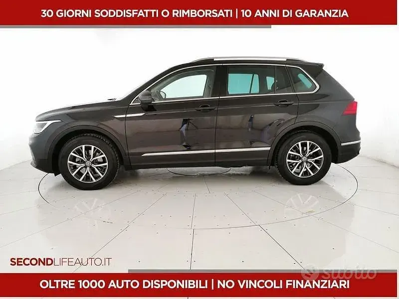 Usata VW Tiguan Life 122 CV (89 kW) 2023 Nero SUV