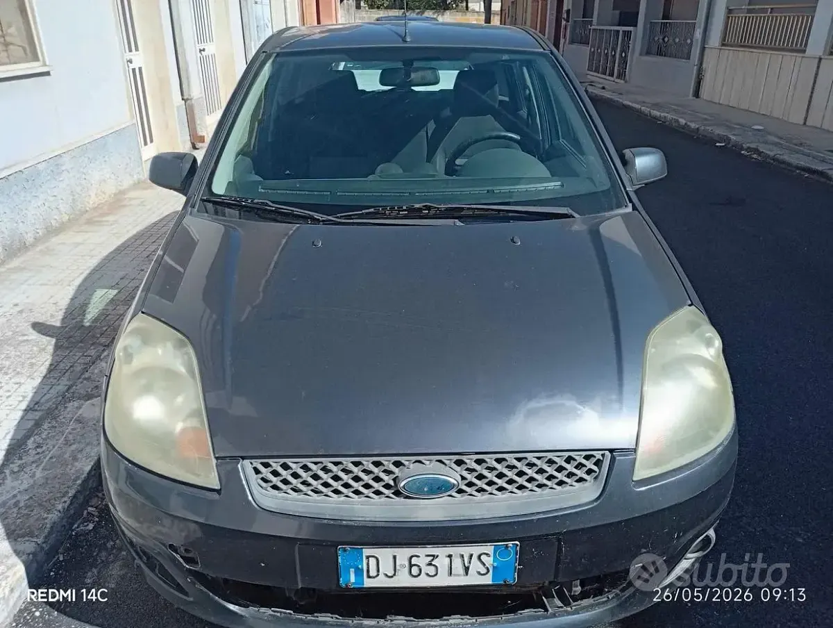 Usata Ford Fiesta 68 CV (50 kW) 2007 Grigio Utilitaria
