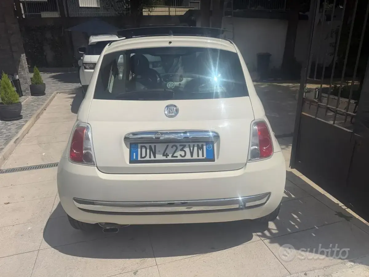 Usata Fiat 500 Lounge 69 CV (50 kW) 2009 Bianco Cabrio
