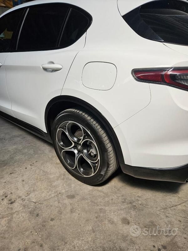 Usata Alfa Romeo Stelvio 210 CV (154 kW) 2023 Bianco SUV