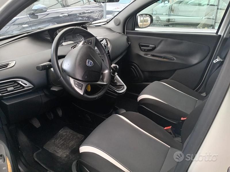 Usata Lancia Ypsilon S 69 CV (50 kW) 2014 Bianco Utilitaria