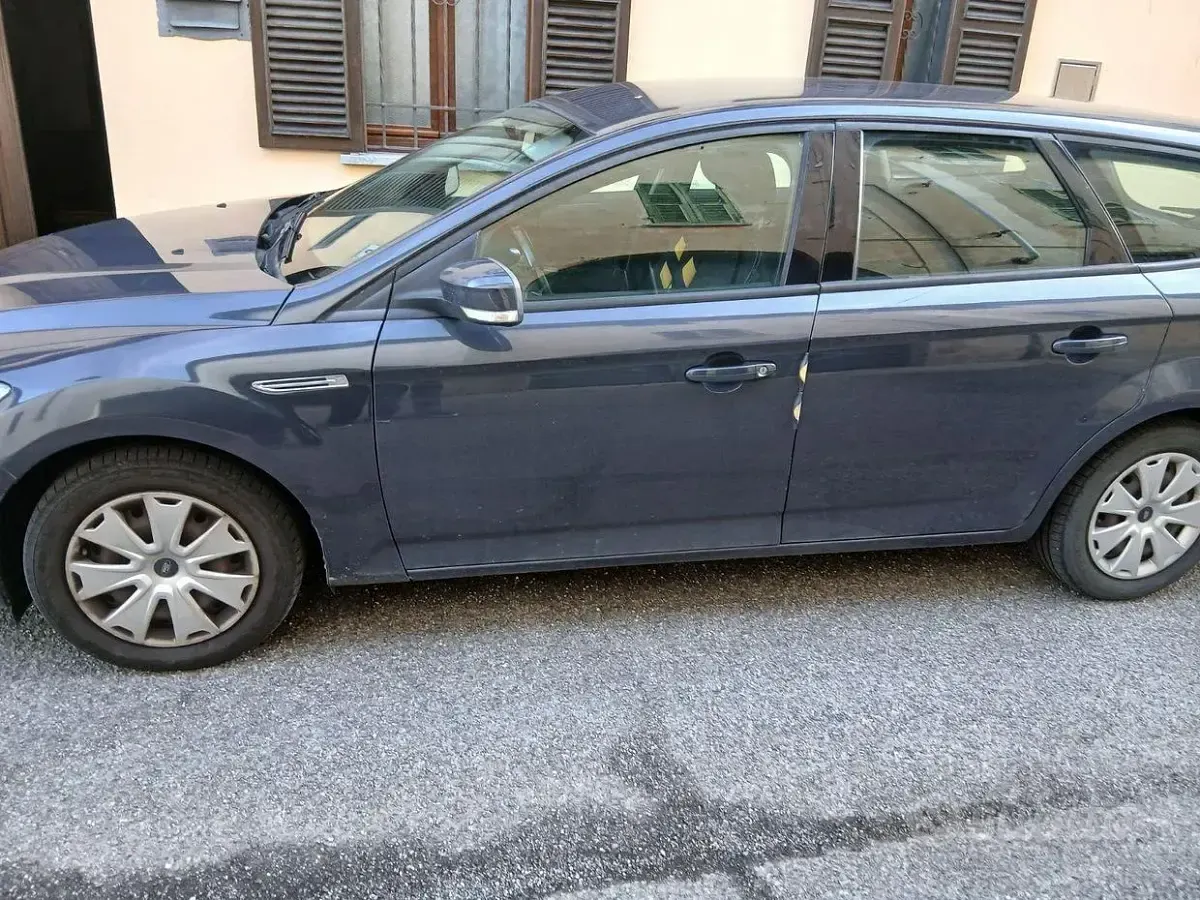 Usata Ford Mondeo 86 CV (63 kW) 2009 Blu Station wagon