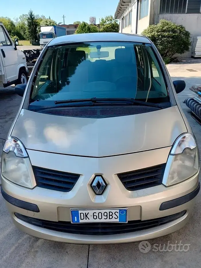 Usata Renault Modus 75 CV (55 kW) 2006 Giallo Monovolume