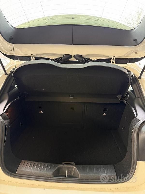 Usata Mercedes A200 Premium 135 CV (99 kW) 2017 Bianco Berlina