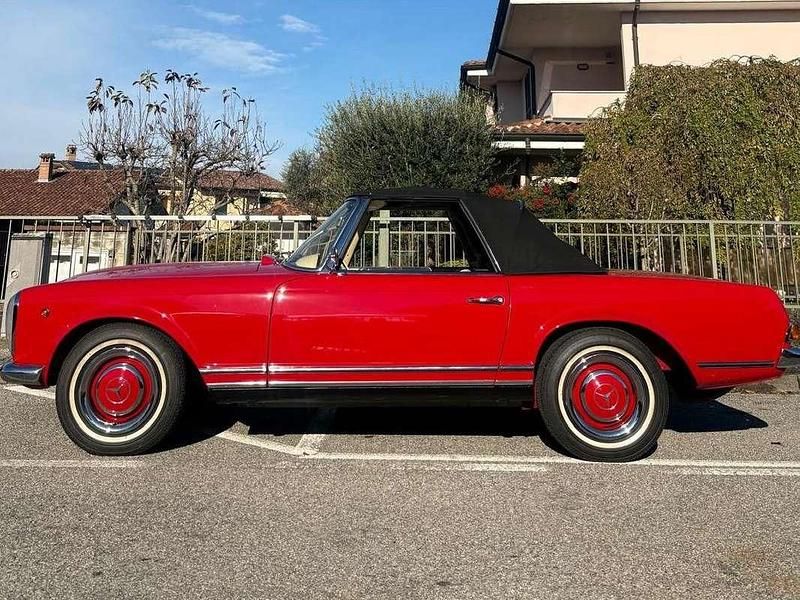 Usata Mercedes 230 150 CV (110 kW) 1964 Rosso Cabrio