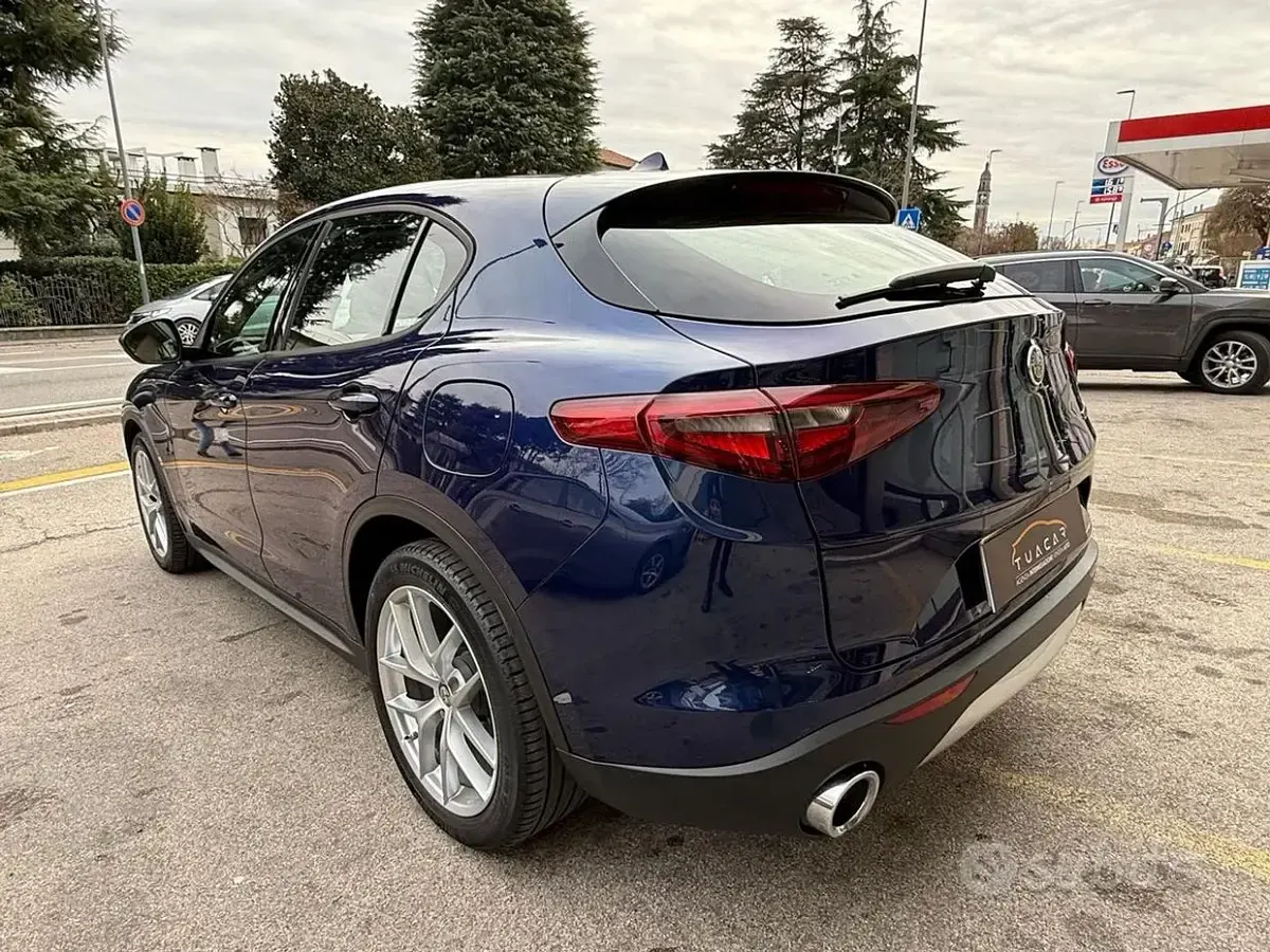 Usata Alfa Romeo Stelvio 188 CV (138 kW) 2021 Blu SUV
