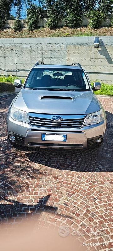 Grigio Usata 2009 Subaru Forester SUV | 3000 € (Super prezzo) - Immagine 1/4
