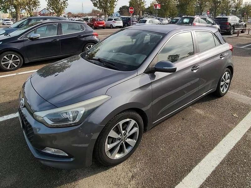Usata 2015 Hyundai i20 Comfort Due volumi | 6000 € (Ottimo prezzo) - Immagine 1/1