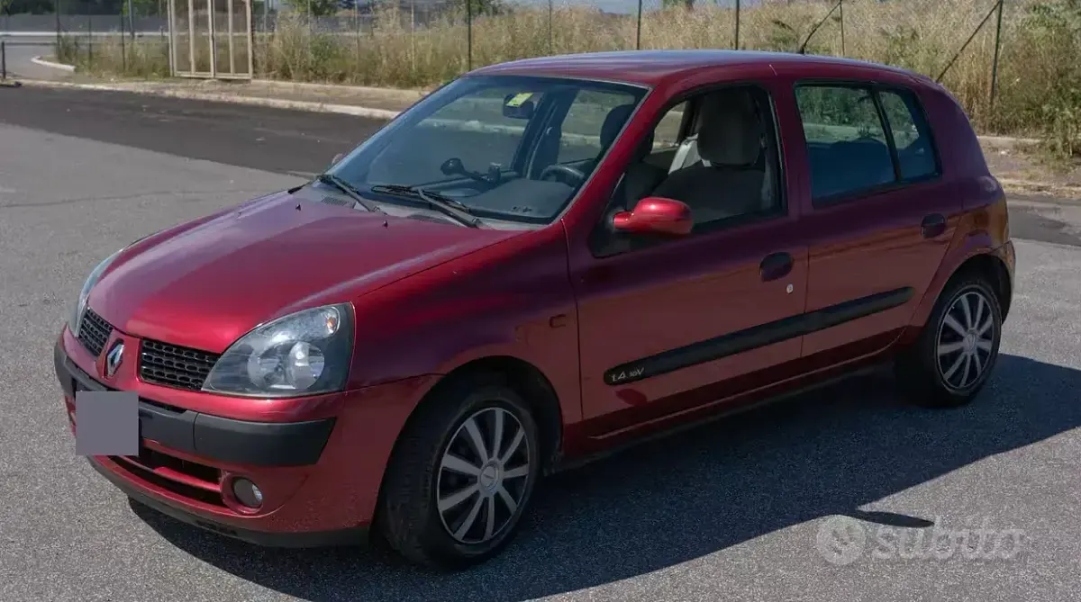 Usata Renault Clio II 98 CV (72 kW) 2002 Berlina