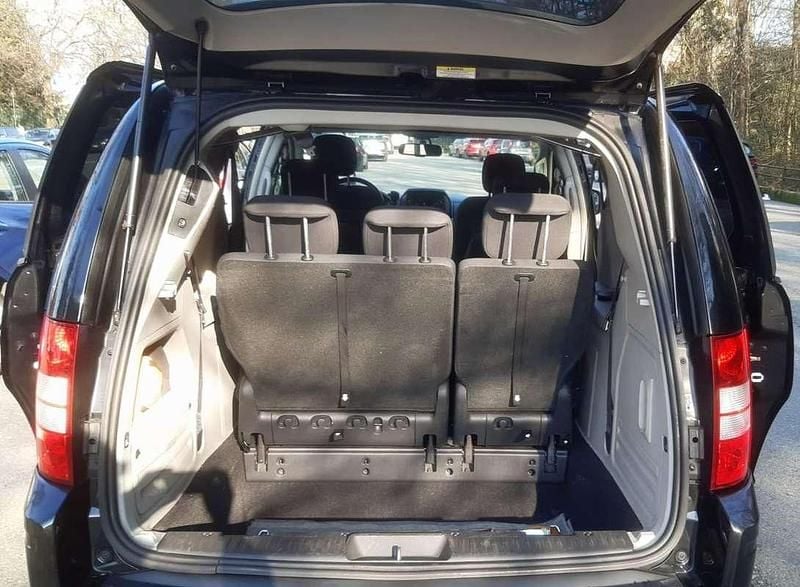 Usata Chrysler Grand Voyager Touring 163 CV (119 kW) 2010 Nero Monovolume