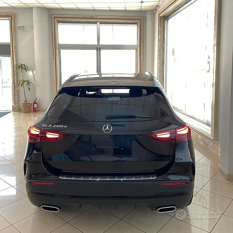 Usata Mercedes GLA200 AMG Line Premium 150 CV (110 kW) 2024 Nero SUV